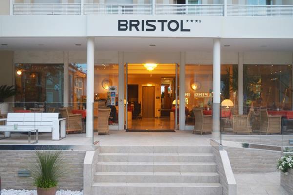 كاتوليكا Hotel Bristol المظهر الخارجي الصورة